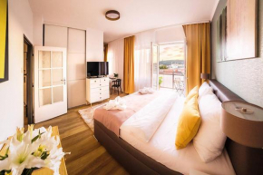  Pretty Woman's Studio with TERRACE & Air Condition  Прага